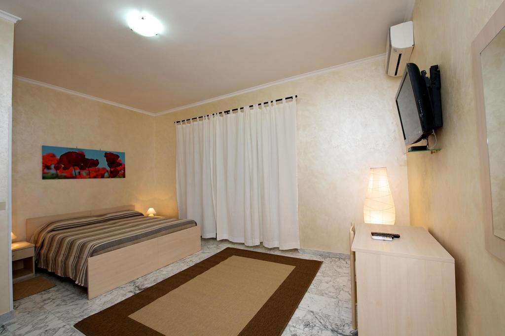 Guesthouse Holiday And Рим Екстер'єр фото